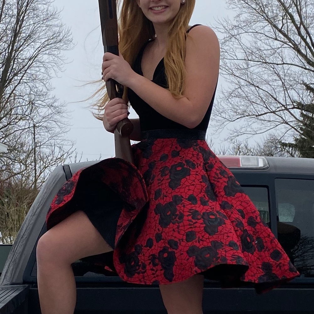 Ellie Wilde short homecoming / prom dress